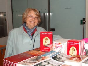 Jeanne Fayard at the Rodin Museum with her book on Camille Claudel. Photo by Carole Di Tosti