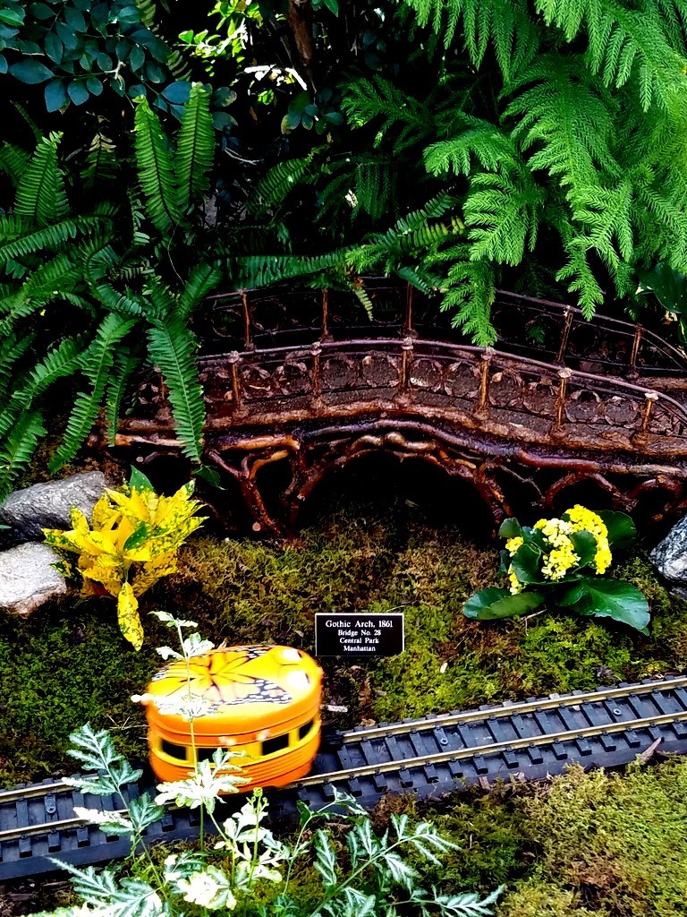NYBG Holiday Train Show, Applied Imagination