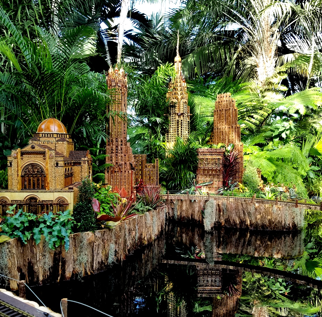 NYBG Holiday Train Show, Applied Imagination