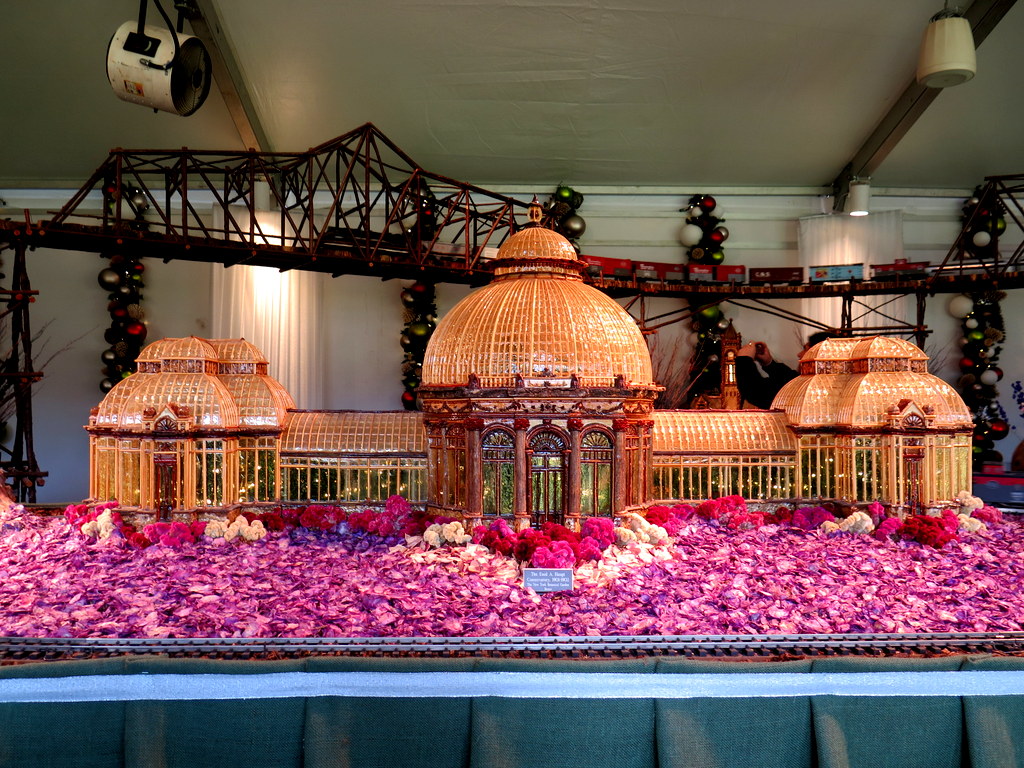 Applied Imagination, Enid A. Haupt Conservatory, NYBG Holiday Train Show