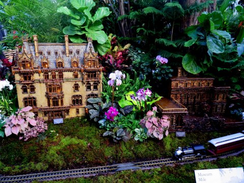 Museum Mile replicas, NYBG Holiday Train Show 2018, Applied Imagination