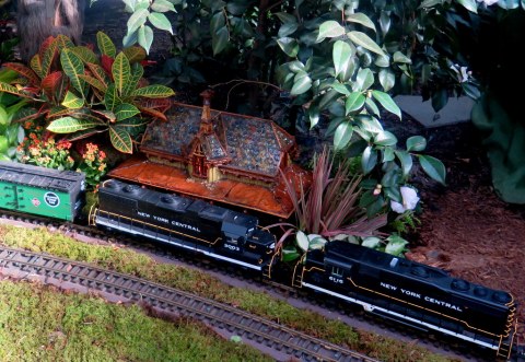 Bedford Hills Station replica, 2018 Holiday Train Show, NYBG, Applied Imagination