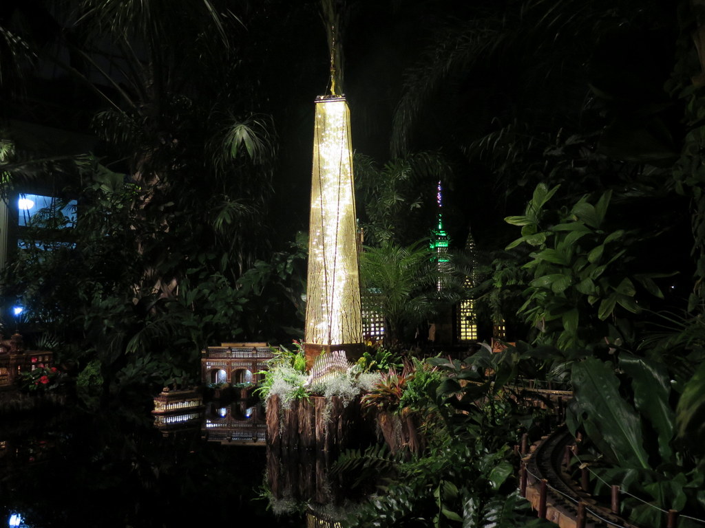 One World Trade Center, Lower Manhattan Display, Bar Car Nights, 27th NYBG Holiday Train Show, NYBG, Applied Imagination