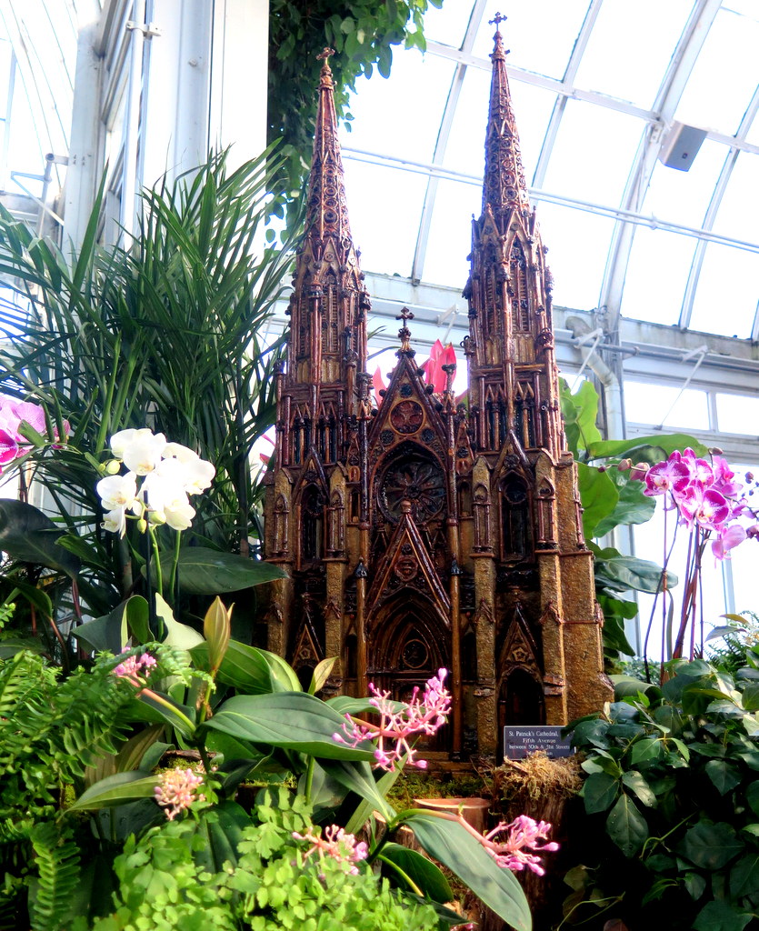 St. Patrick's Cathedral, NYBG Holiday Train Show 2018, Applied Imagination