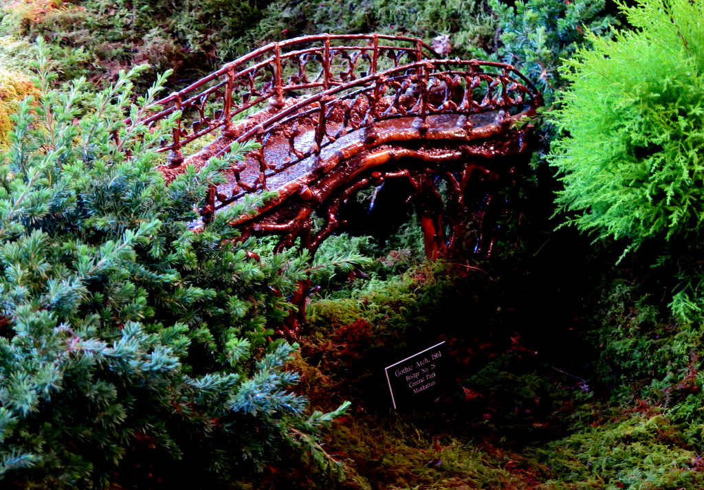 Gothic Arch, Central Park Display, NYBG 28th Holiday Train Show, Applied Imagination