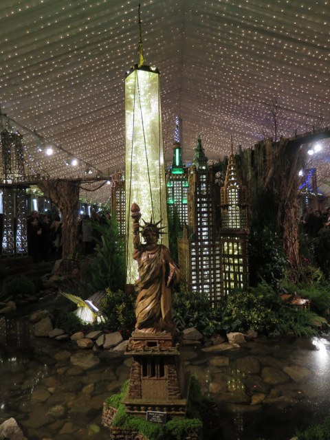 Oculus, 1 World Trade Center, Statue of Liberty, NYBG 28th Holiday Train show, Applied Imagination
