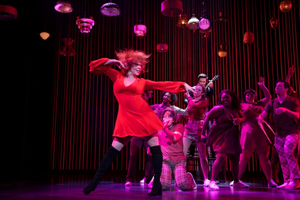 Robyn Hurder and the cast of 'A Beautiful Noise' (courtesy of Julieta Cervantes)