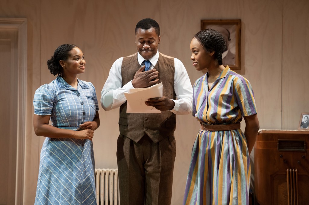 (L to R): Malika Samuel, Jason Bowen, Shanel Bailey in 'Crumbs From the Table of Joy' (Julieta Cervantes)