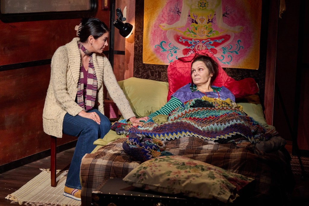 (L to R): Cecily Strong, Florencia Lozano in 'Brooklyn Laundry' (Jeremy Daniel)
