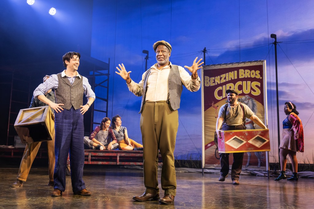  (L to R): Grant Gustin, Stan Brown in 'Water for Elephants' (Matthew Murphy)