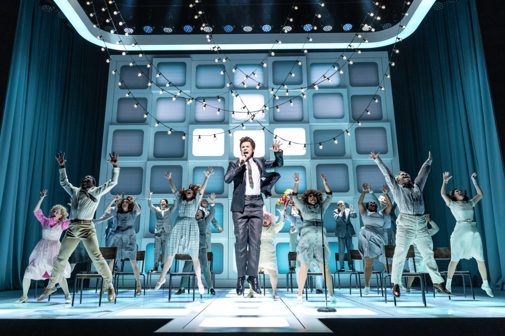 Mark Evans and the company of 'Tammy Faye' (Matthew Murphy)