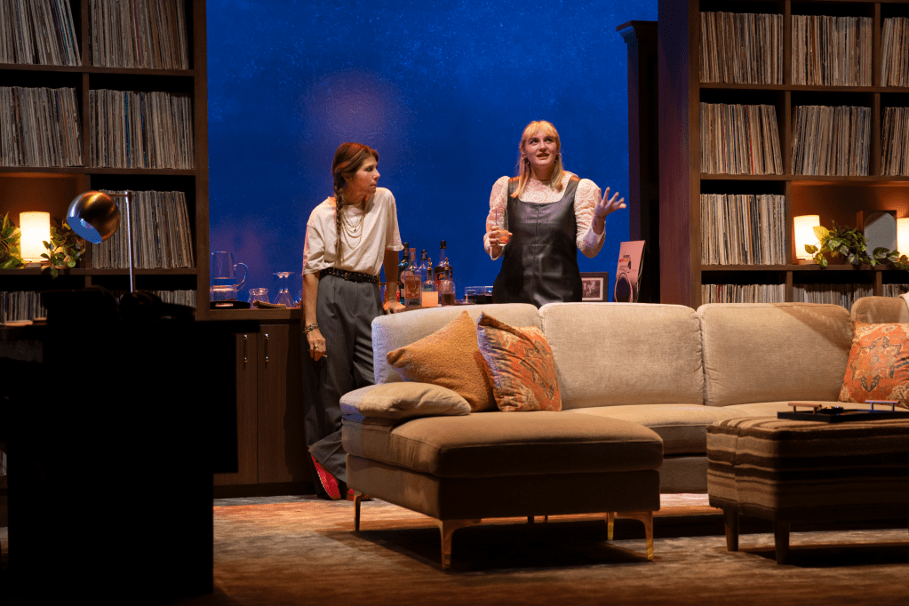 (L to R): Marisa Tomei, Gracie McGraw in Babe (Monique Carboni)