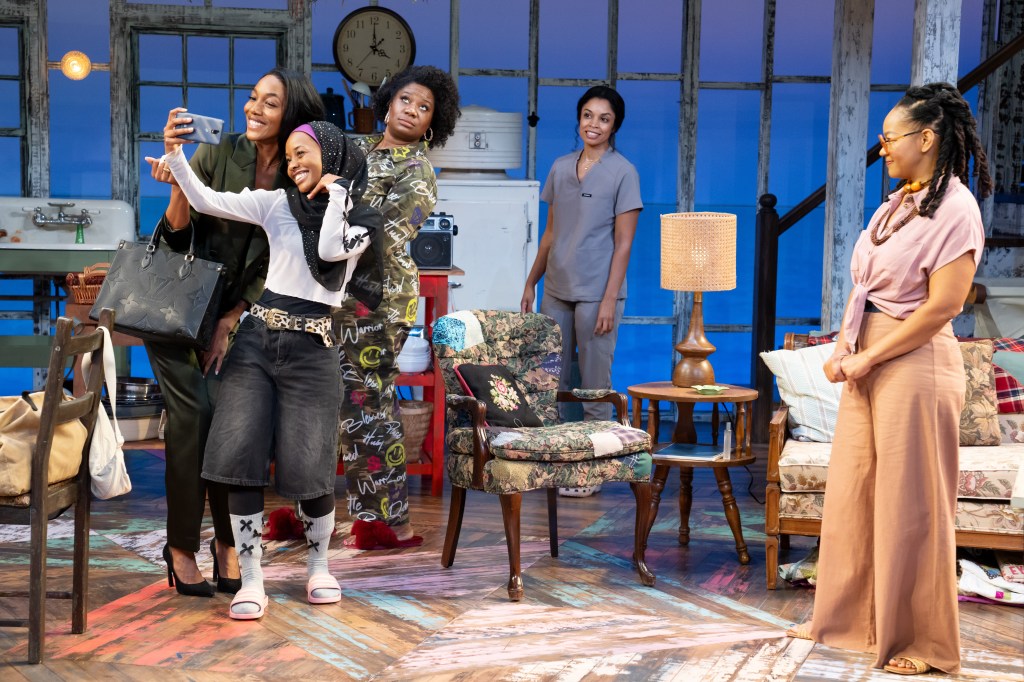 The cast of The Blood Quilt (Julieta Cervantes)