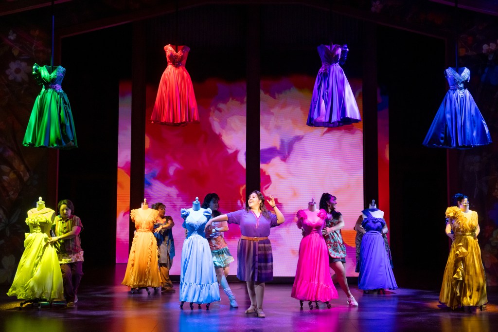 Florencia Cuenca and Company in 'Real Women Have Curves' (Julieta Cervantes)