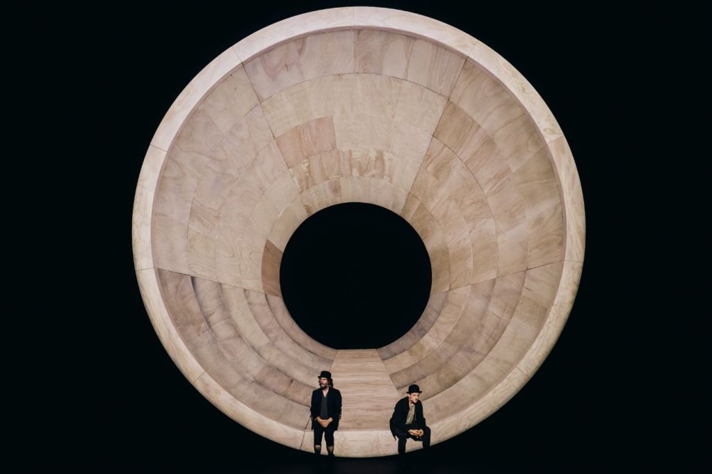 (L to R): Keanu Reeves, Alex Winter in 'Waiting for Godot' (Andy Henderson)