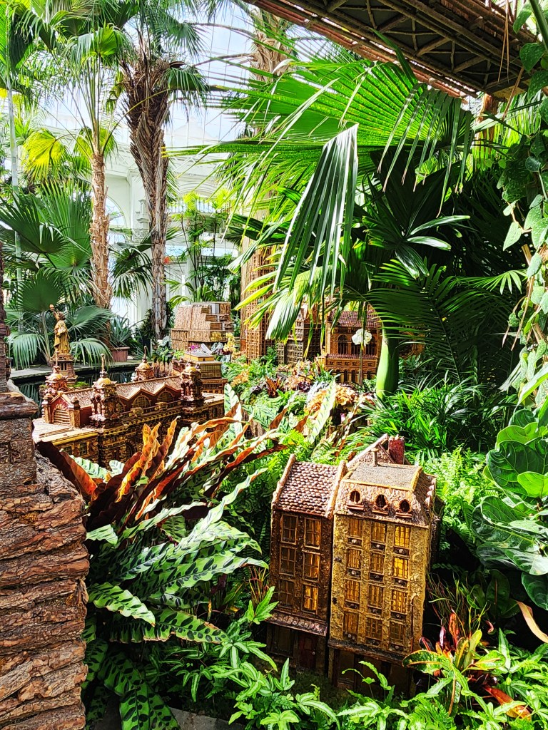 Another view of downtown Manhattan, Palms of the World Gallery at the NYBG Holiday Train Show® (Carole Di Tosti)