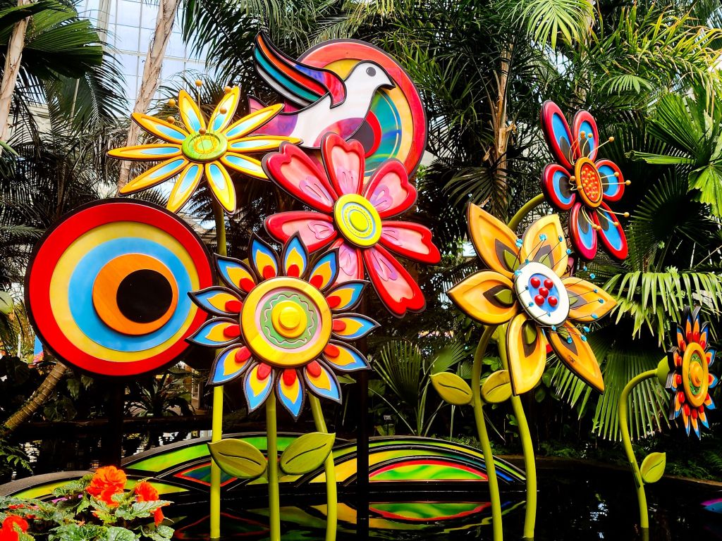 Detail of the installation at Palms of the World Gallery, NYBG (Carole Di Tosti)