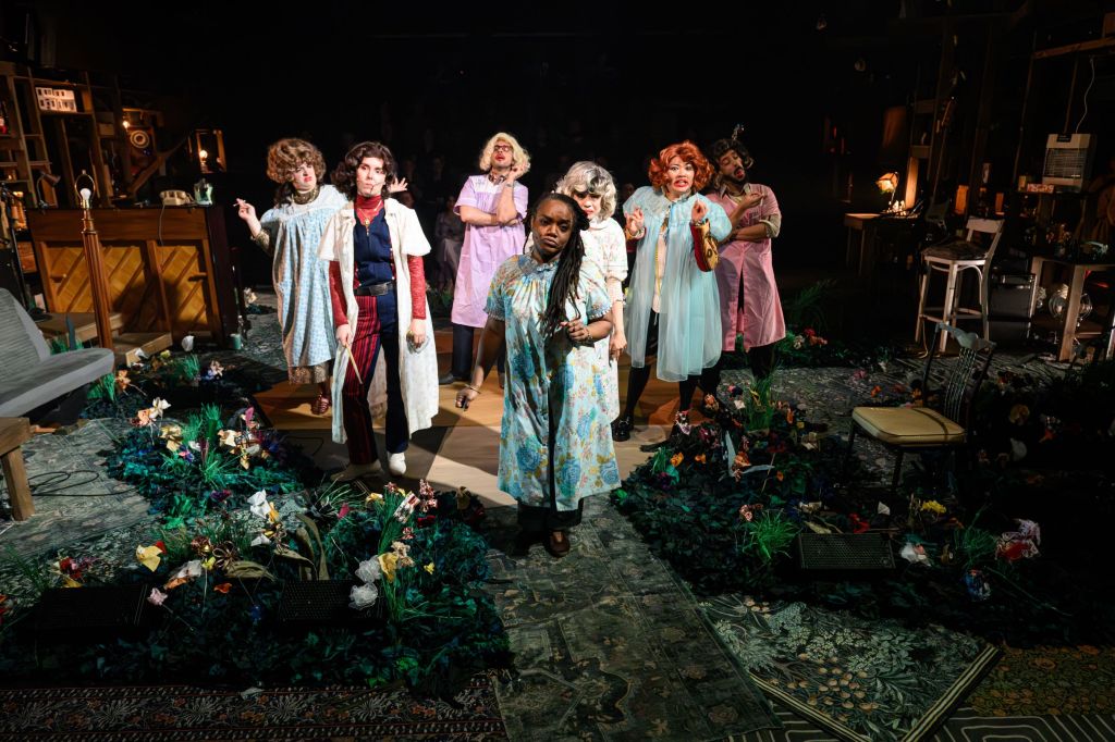 (L-R) Alexandra Crosby, Caro Moore, Zack Zaromatidis, Kenita Miller, Francesca Dawis, El Beh, Kris Saint-Lewis in ‘Animal Wisdom’ (Ben Arons)